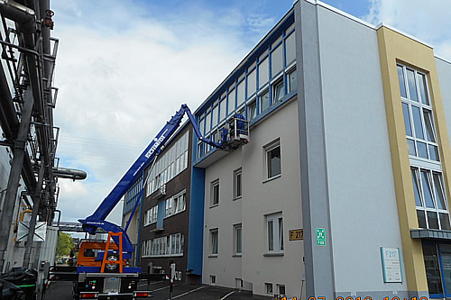 Wiesbaden, Außenfassade Industriegebäude InfraServ